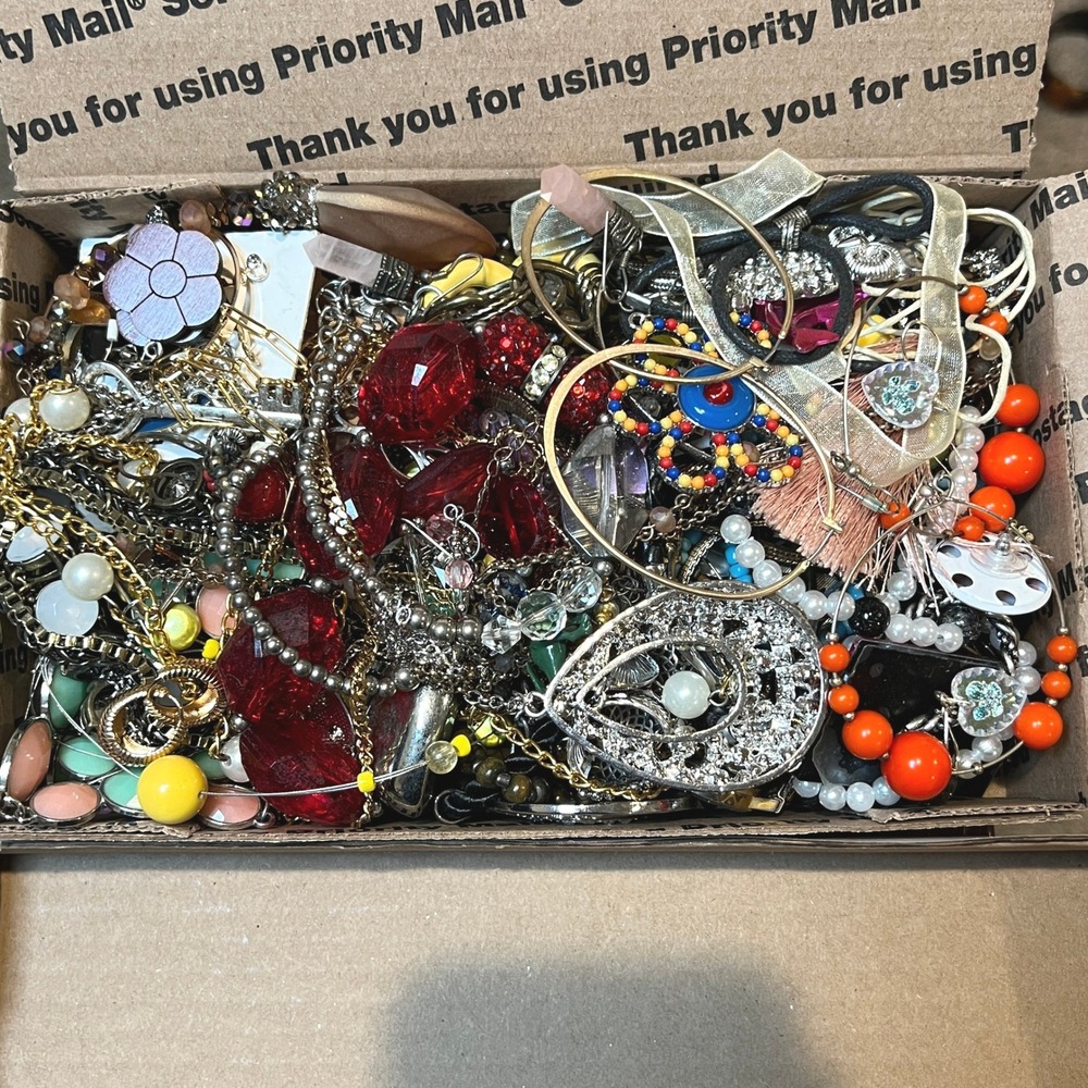 3 Lbs Craft Jewelry Lot Broken Repair Repurpose Wearable Harvest Resell - Picture 4 of 7